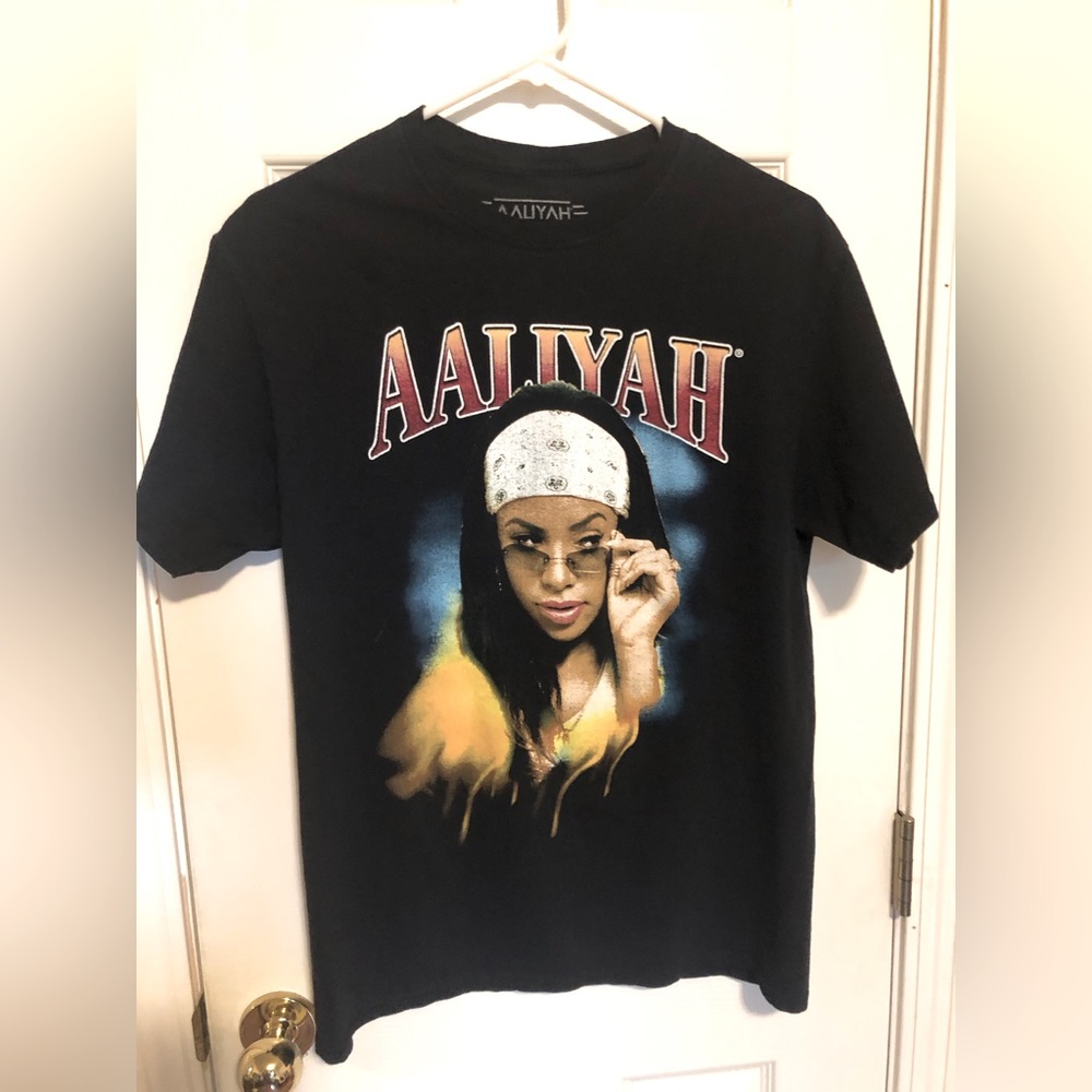 Aaliyah graphic T